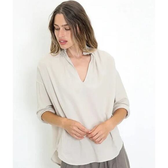 A Shirt Thing Ruffle Neck Curved Hemline Penelope Cabo Top P/S - Picture 12 of 15